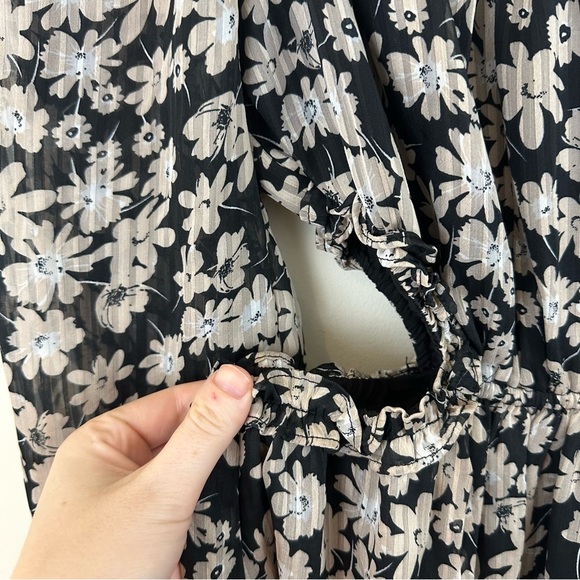 Astr Black and Cream Floral Long Sleeve Dress with Cut Outs Size Small - Picture 4 of 7